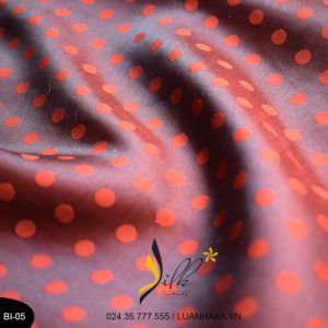 Lụa tơ tằm chấm bi