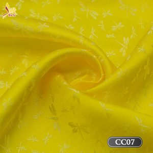 Vải lụa tơ tằm chuồn chuồn là dong sản phẩm với hoa văn đặc biệt đến từ làng lụa Nha Xá