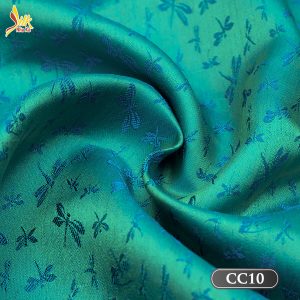 Vải lụa tơ tằm chuồn chuồn là dong sản phẩm với hoa văn đặc biệt đến từ làng lụa Nha Xá