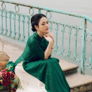 Áo dài may sẵn họa tiết hoa cúc Lụa Nha Xá màu xanh - ACU25